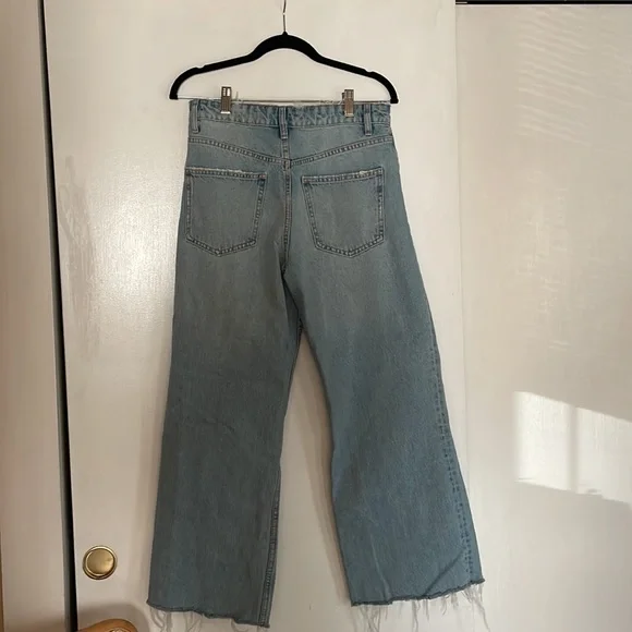 Zara ripped light wash jeans - Picture 6 of 6